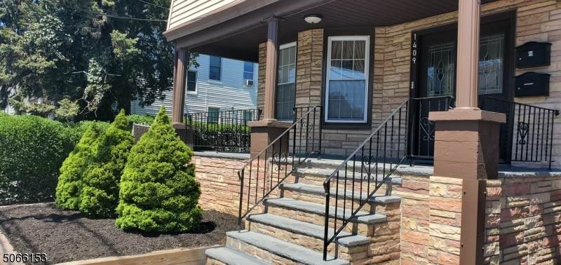 1409 Clinton Ave - Photo 1