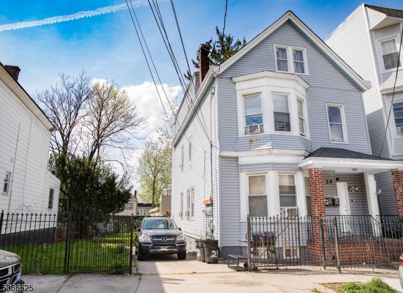 29 Alexander St - Photo 1