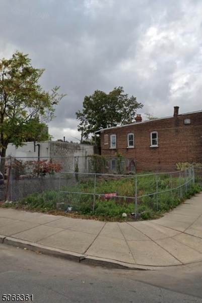 32 N 14th St - Photo 1