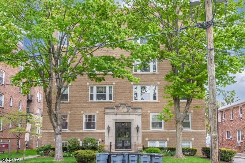 45 Park Ave - Photo 1