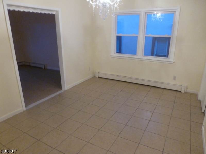 113 Farnham Ave - Photo 1
