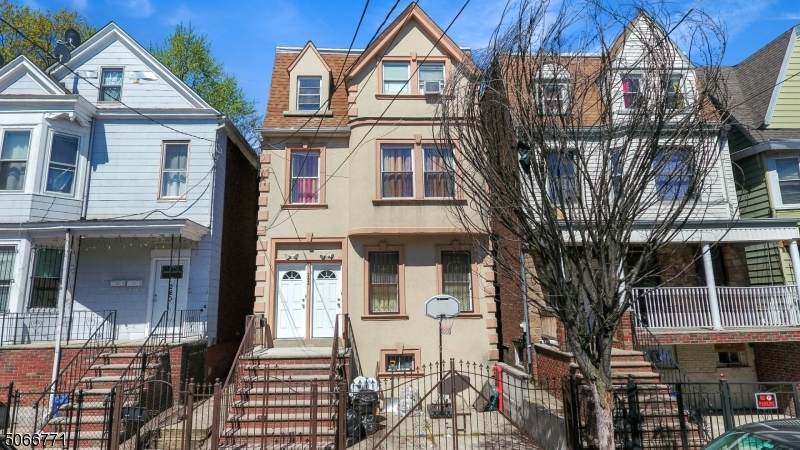 262 N 6th St - Photo 1