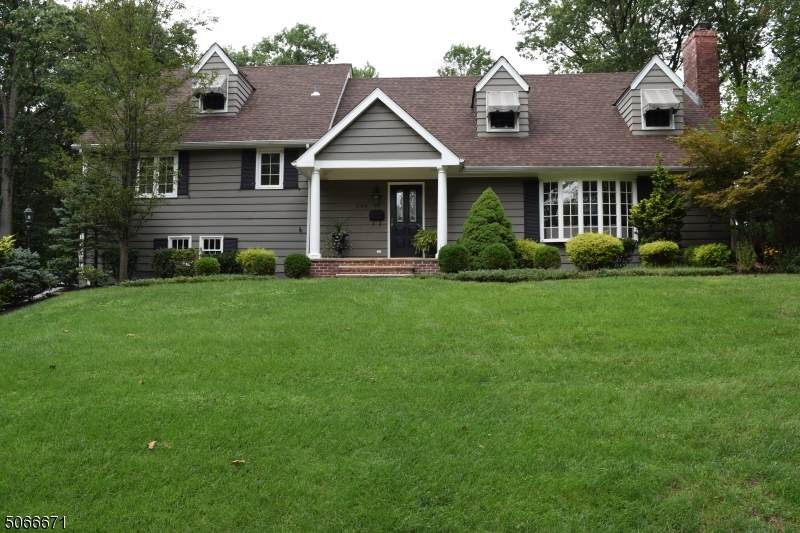 994 Woodmere Dr - Photo 1