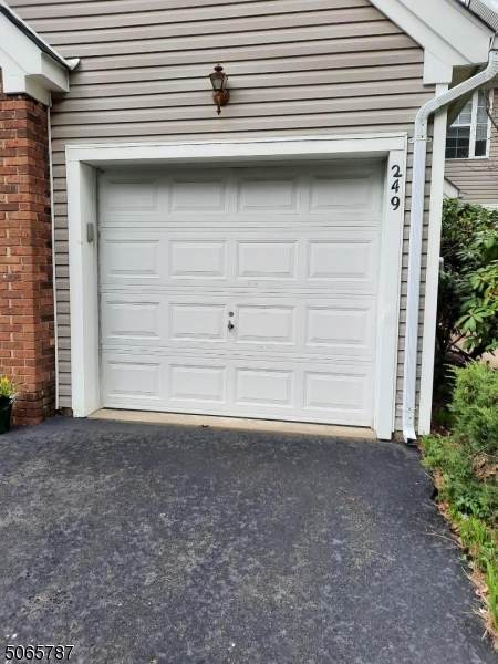 249 Laurel Ct - Photo 1