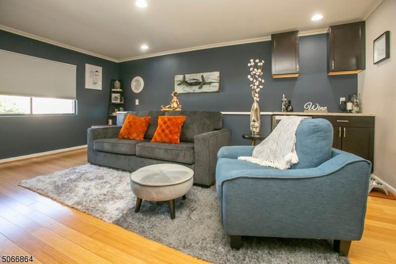 10 Cross St - Photo 1