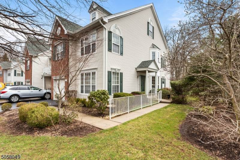 17 Tavern Ln - Photo 1