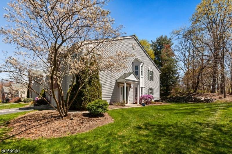 10 Pond Hollow Dr - Photo 1