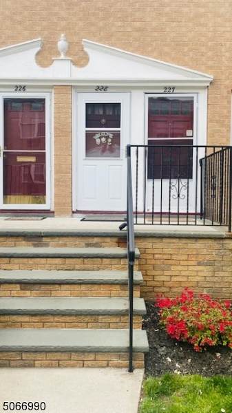 725 Joralemon St - Photo 1