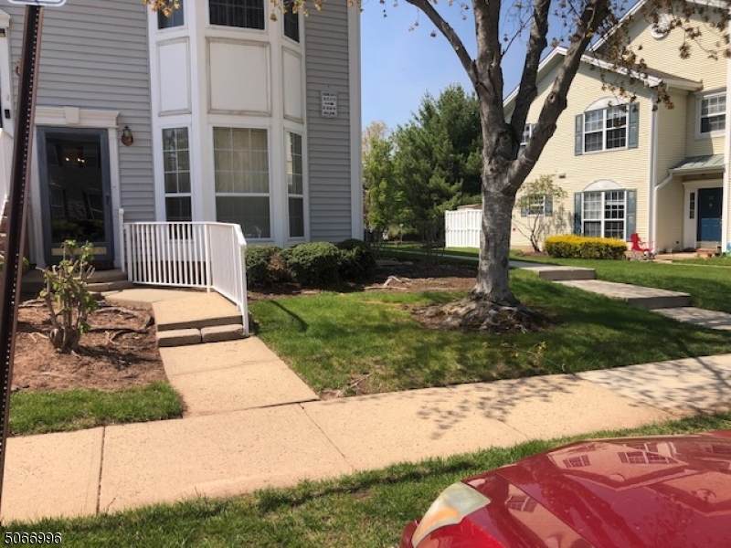 29 Columbus Dr - Photo 1