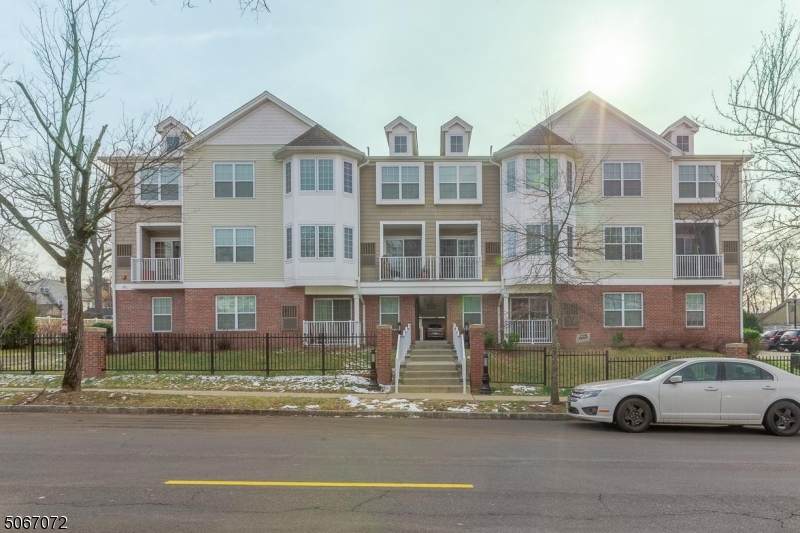 920 South Ave - Photo 1