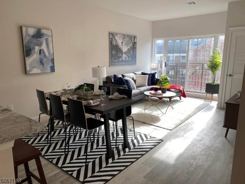 129 Halsted St - Photo 1