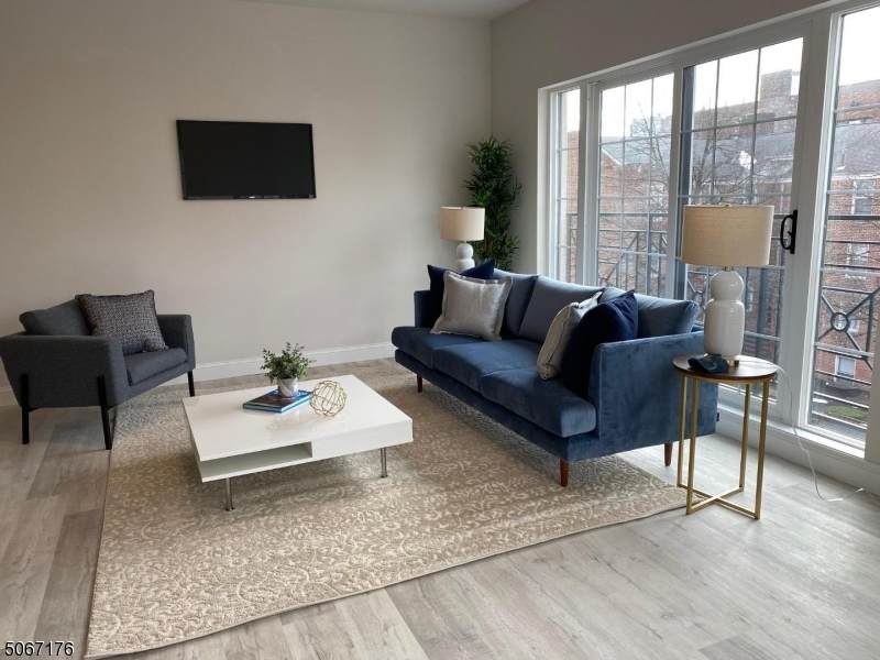 129 Halsted St - Photo 1