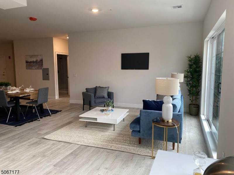 129 Halsted St - Photo 1