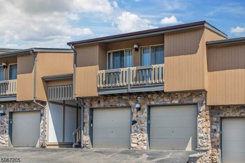 30 Larkin Cir - Photo 1