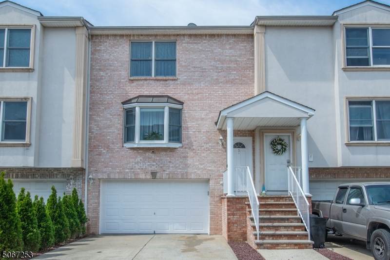 89 Plauderville Ave - Photo 1