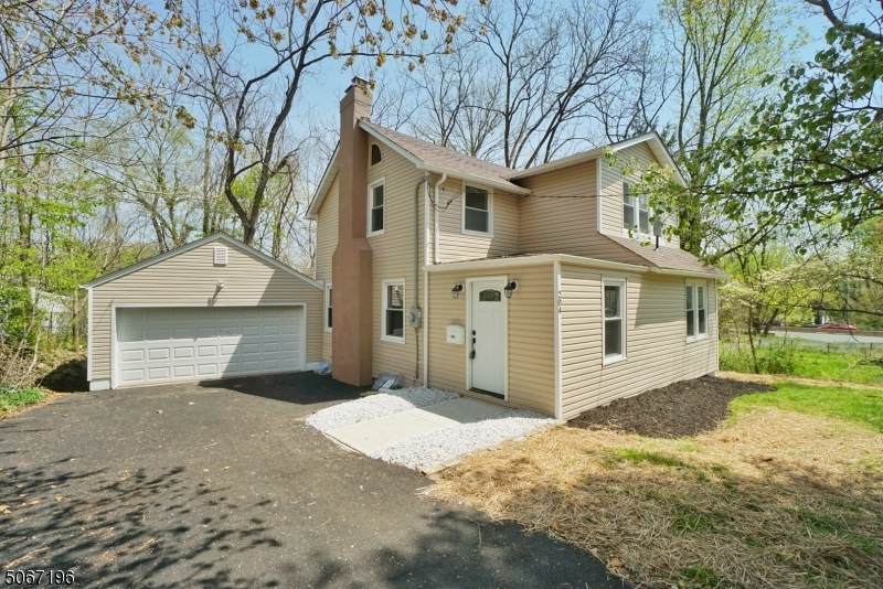 204 Evergreen Ct - Photo 1
