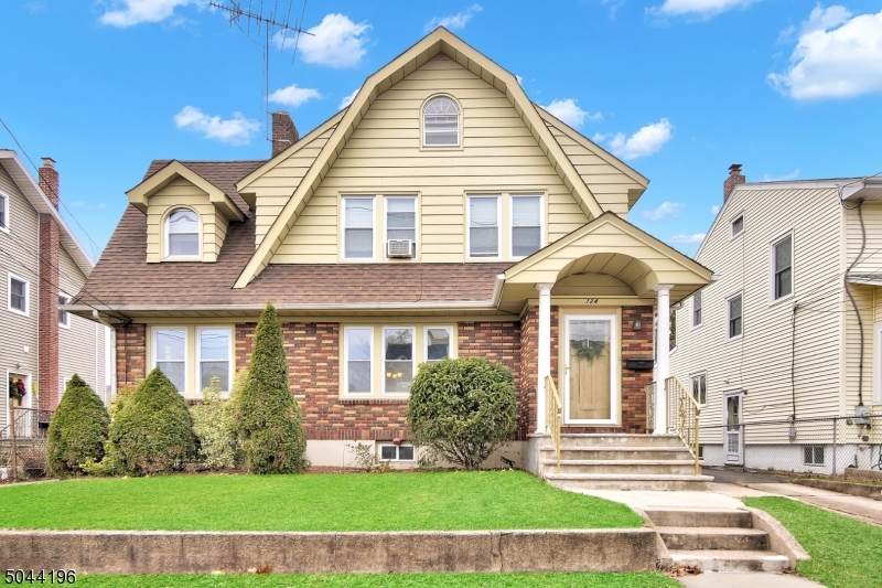 124 Buena Vista Ave - Photo 1