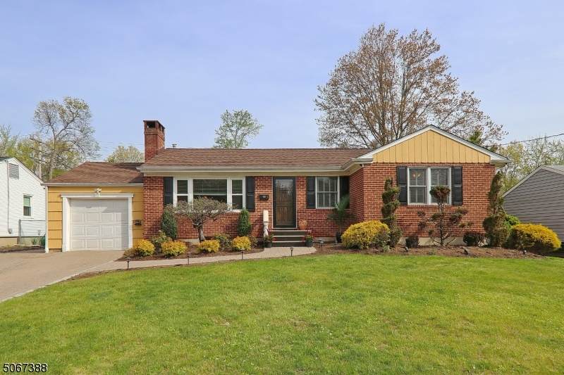 5 Eaton Ct - Photo 1