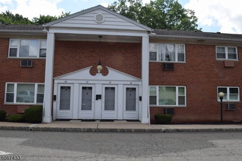 48 Lincoln Gdns - Photo 1