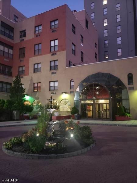 111 Mulberry St - Photo 1