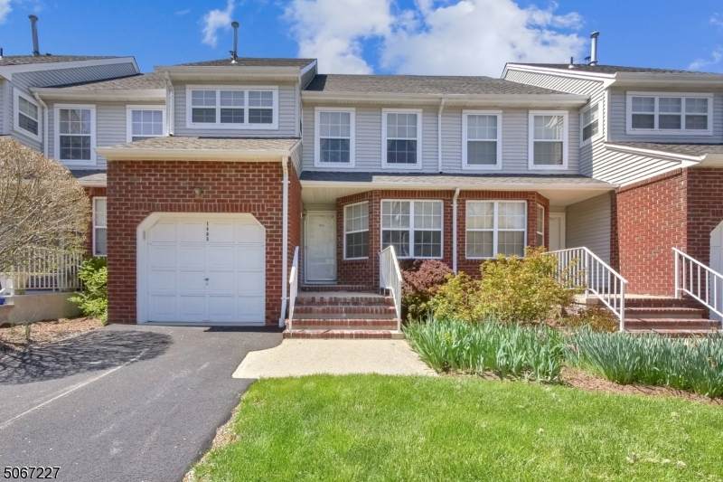 1403 Moonlight Ct - Photo 1