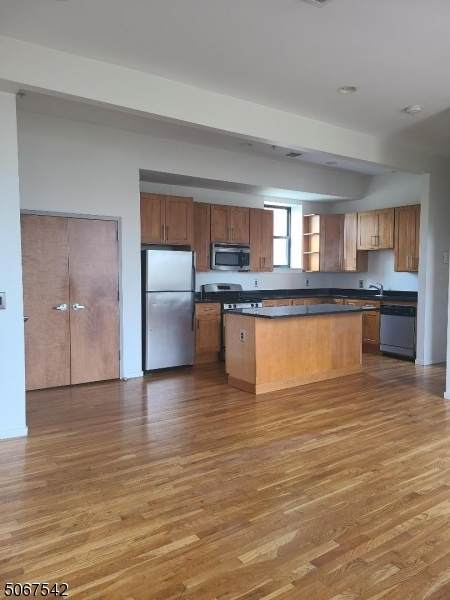 402 Broad St - Photo 1