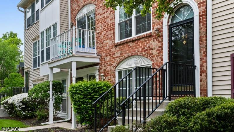 92 Chambord Ct - Photo 1