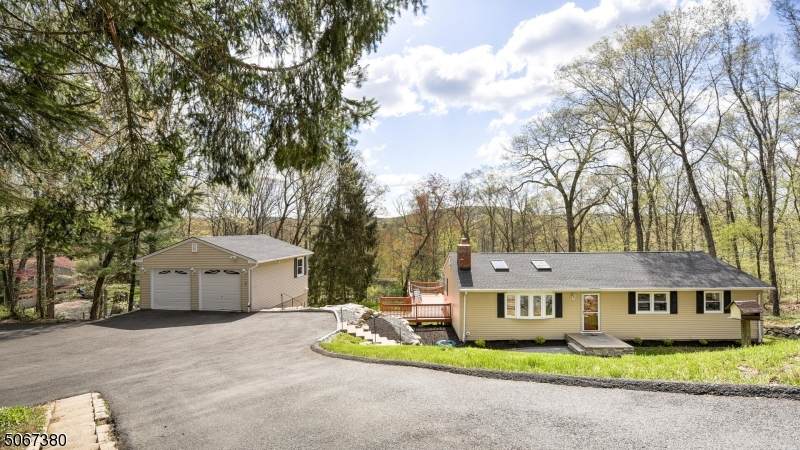 38 Espanong Rd - Photo 1