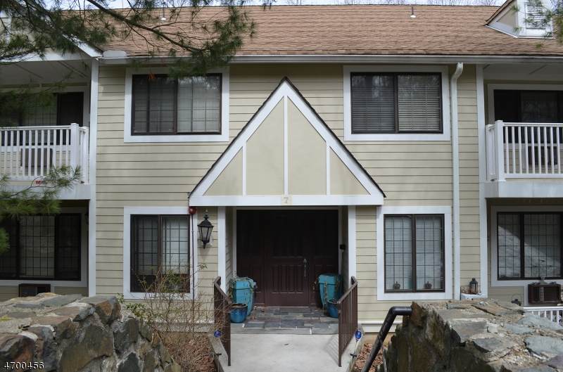 7 Foxwood Dr - Photo 1