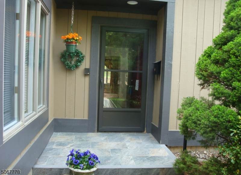 436 Bromley Pl - Photo 1