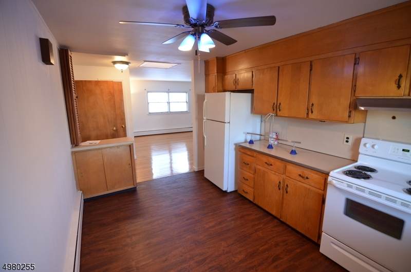 65 W Somerset St - Photo 1