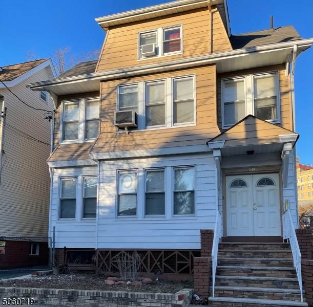 201 Weequahic Ave - Photo 1