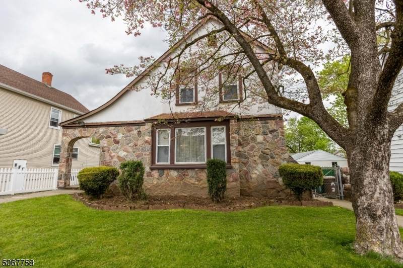 42 Orchard St - Photo 1