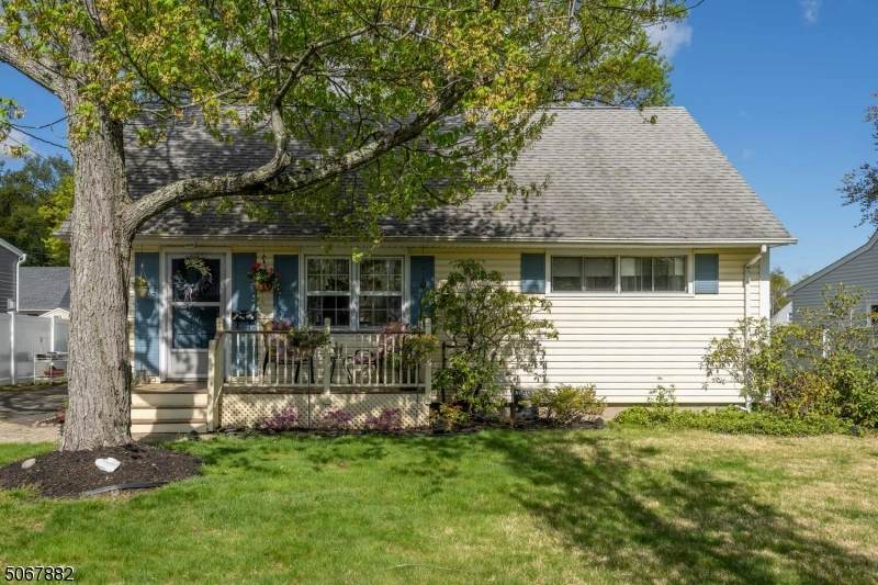101 Carlson Pkwy - Photo 1