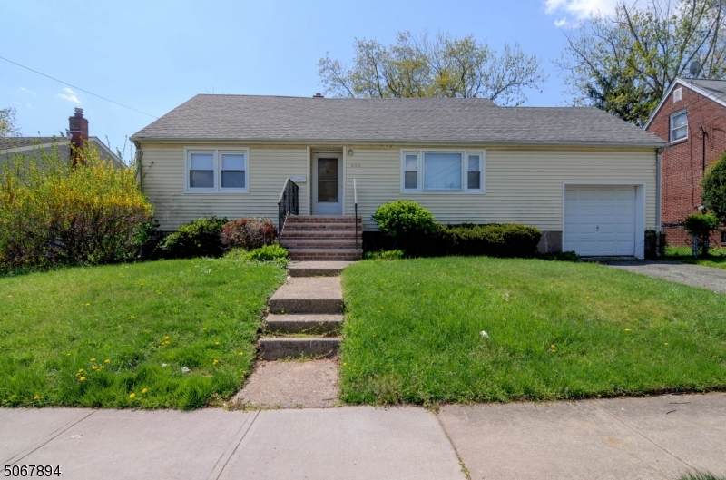 409 Lincoln St - Photo 1