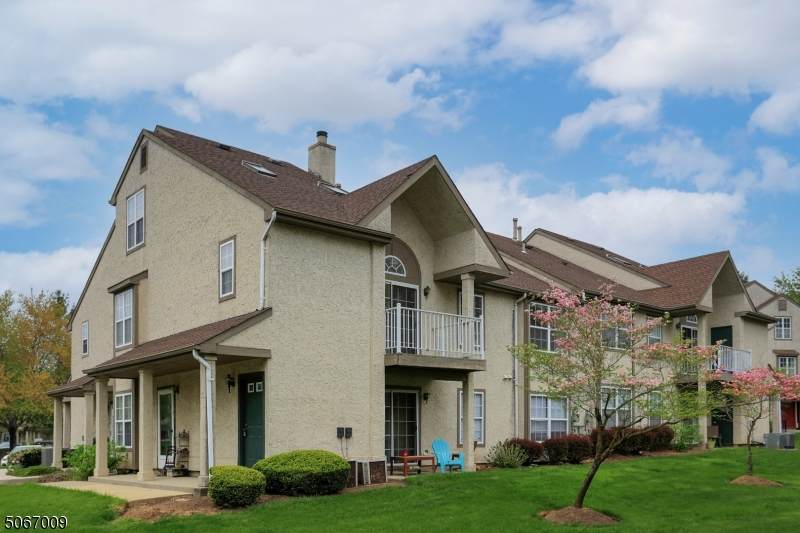 2507 Commons Dr - Photo 1