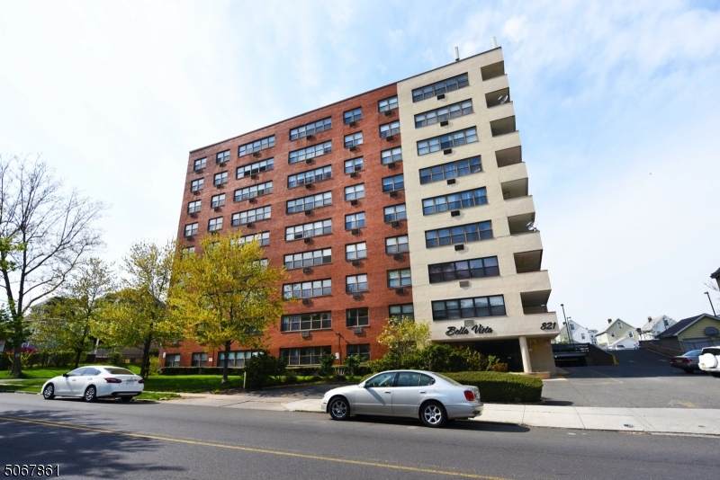 821 Jersey Ave - Photo 1