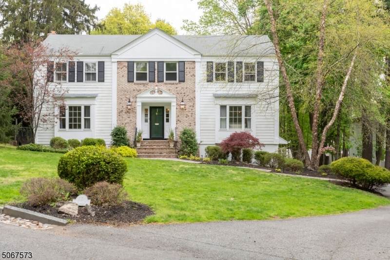 1 Honeysuckle Ave - Photo 1