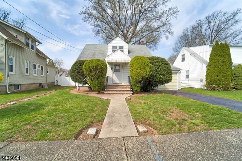 1242 Coolidge Ave - Photo 1