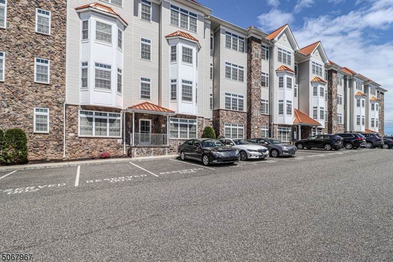104 E Elizabeth Ave - Photo 1