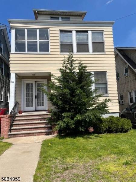 899 Chancellor Ave - Photo 1