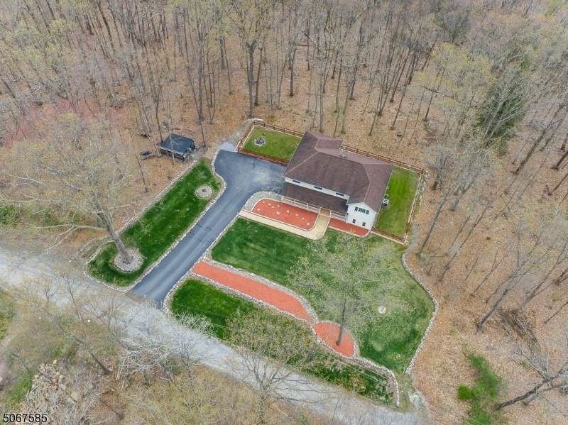 907 Anne Rd - Photo 1