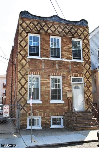 687 N 7th St - Photo 1