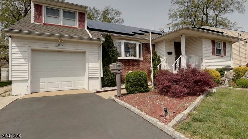25 W Webster Ave - Photo 1