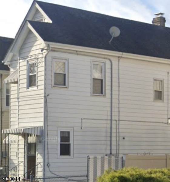 168 Standish St - Photo 1