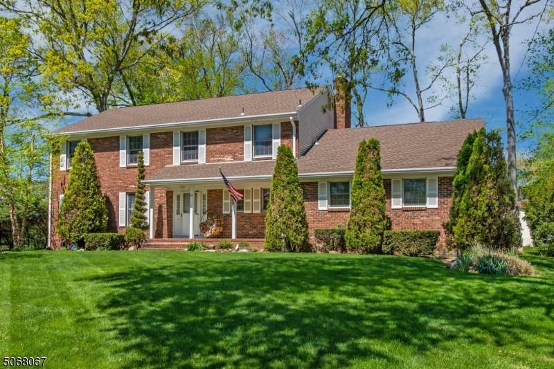 18 Knollwood Rd - Photo 1