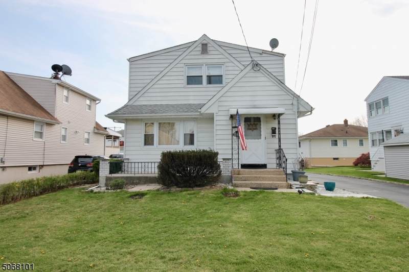 1310 Emma Pl - Photo 1