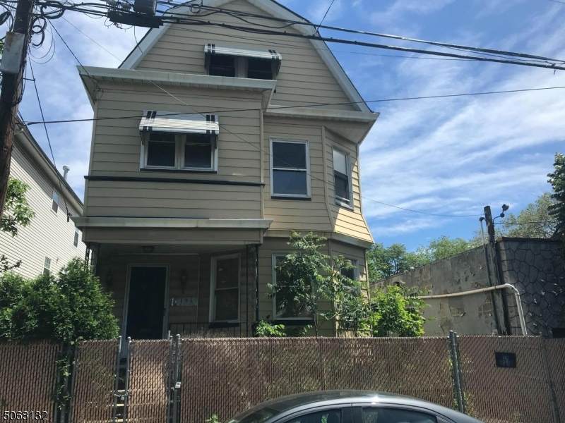 194 Wainwright St - Photo 1