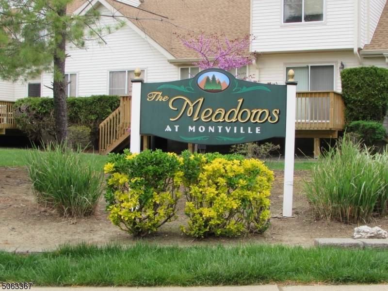 4 Madison Ct - Photo 1