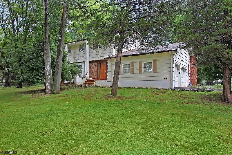1 Thruway Dr - Photo 1